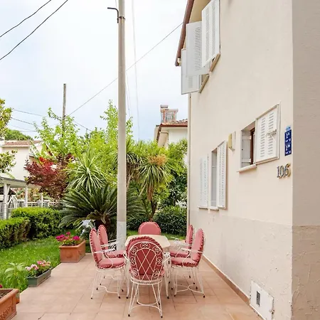 Peaceful 150 M From The Sea Apartamento